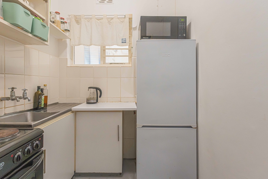 1 Bedroom Property for Sale in Sea Point Western Cape